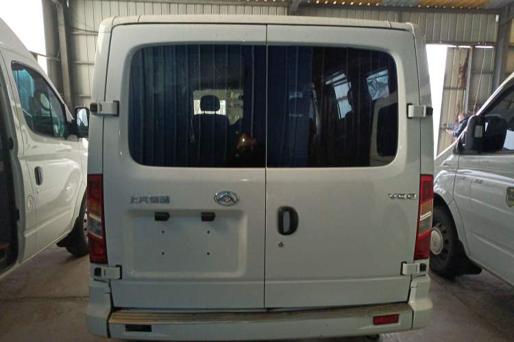 Used SAIC MAXUS Xintu V80 2023 2.0T Manual Classic Aoyuntong Short Wheelbase Ultra-Low Roof 5/6-Seater
