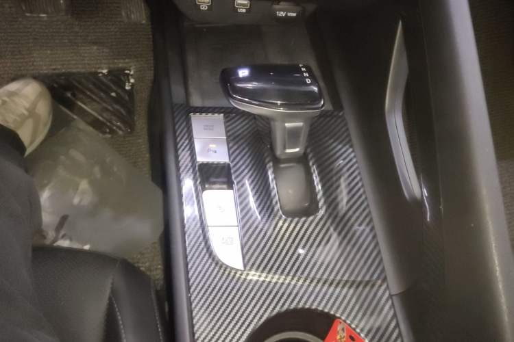 Used Hyundai Elantra 2021 1.5L CVT LUX Prestige Edition
