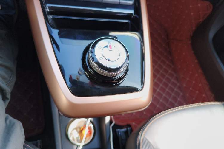 Used Dongfeng NAMMI BOX 2022 Chasing Wind Edition 351KM Standard Model Gear Lever