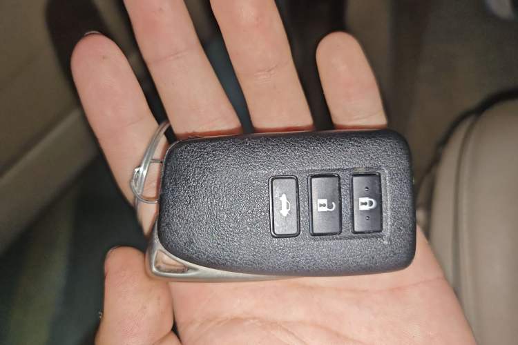 Used Lexus ES 2013 300h Elite Edition