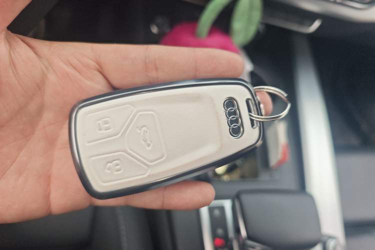 Used Audi A4L 2023 40 TFSI Luxury Dynamic Model Vehicle Key