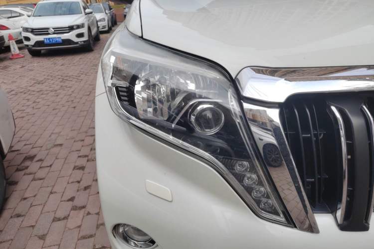 Used Toyota Prado 2016 3.5L Automatic TX-L Right Front Headlight