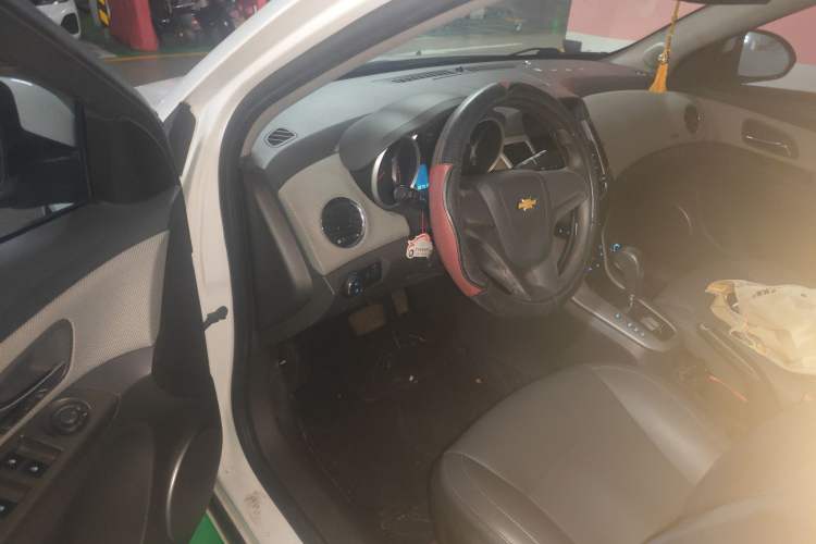 Used Chevrolet Cruze 2013 1.8L SE AT
