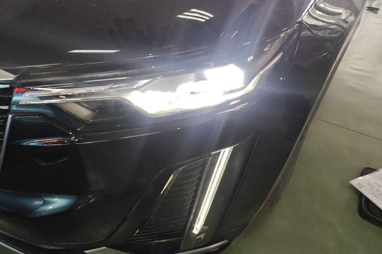 Used Cadillac XT6 2020 28T Six-Seater Fashion Edition