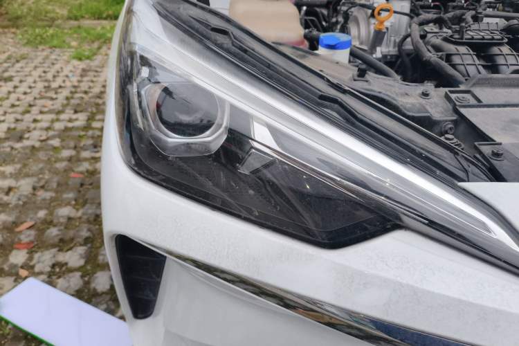 Used Roewe i5 2023 1.5L Manual Comfort Edition Right Front Headlight