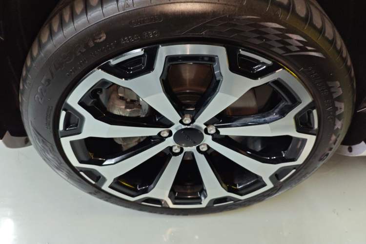 Used AION V 2024 Aion Tyrannosaurus 650 LiDAR Edition
