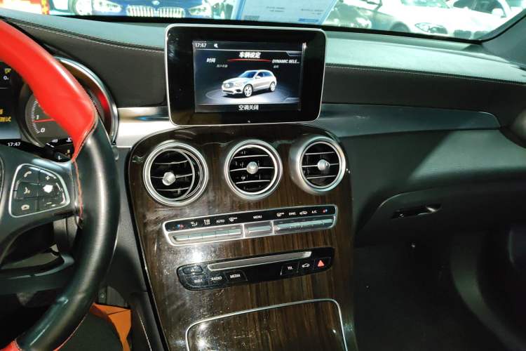 Used Mercedes-Benz GLC 2019 GLC 260 L 4MATIC Dynamic Model