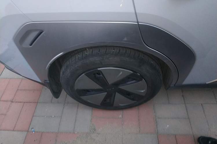 Used AION Y 2024 Younger