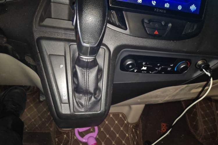 Used Ford Tourneo Custom 2017 2.0T Automatic Elite Edition
