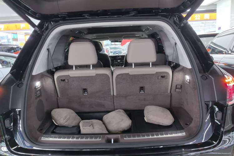 Used Hima AITO M9 2025 Extended-Range Ultra Version 52 kWh 6-Seater
