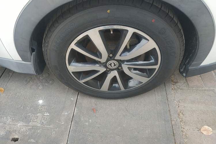 Used Dongfeng Fengon 580 2016 Revised Version 1.5T CVT Luxury Edition Right Front Wheel Hub