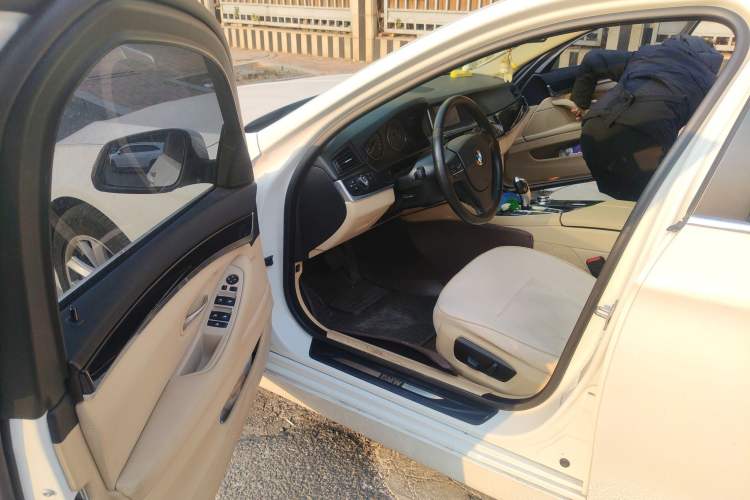 Used BMW 5 Series 2014 520Li Elegant Model