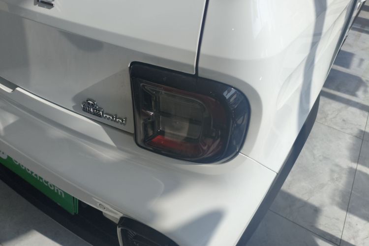 Used Geely Galaxy Panda 2025 210km Panda Kart Right Rear Taillight