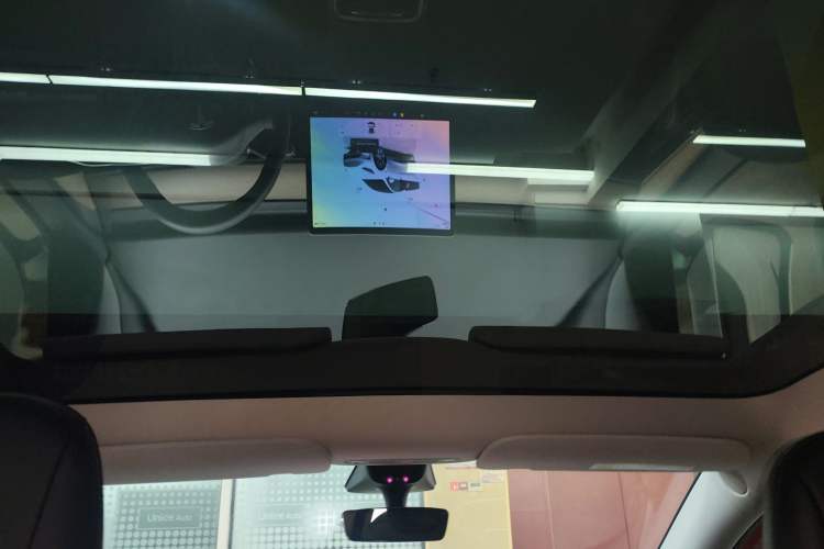 Used Tesla Model Y 2022 Long-Range All-Wheel-Drive Version
