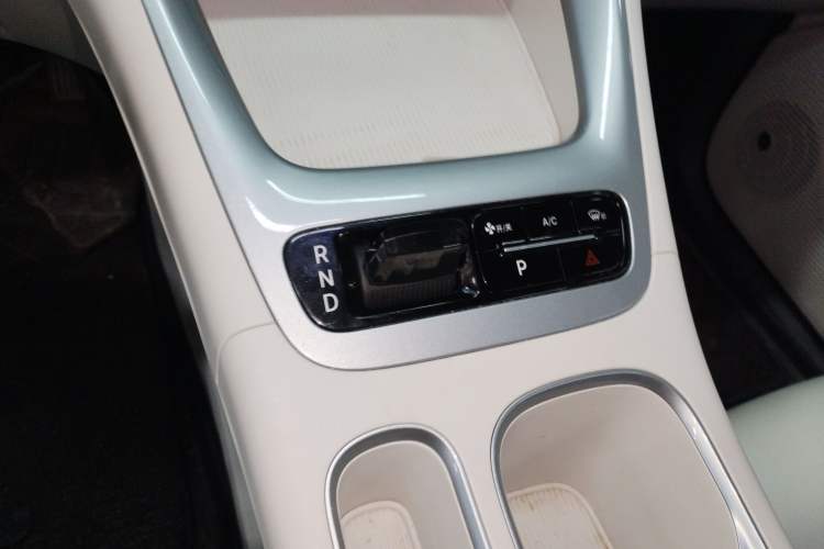 Used Geely Galaxy Geome 2025 310km Youth Edition Gear Lever