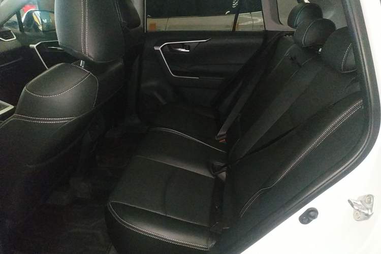 Used Toyota RAV4 2023 2.0L CVT Two-Wheel Drive Fashion Edition
