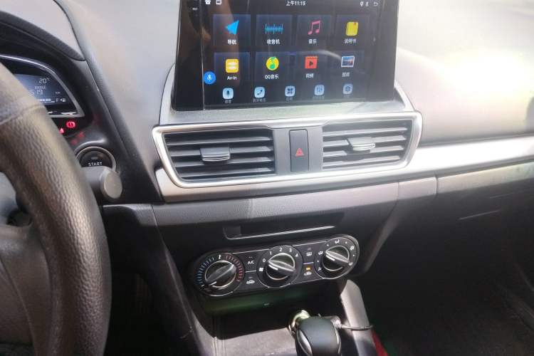 Used Mazda 3 Axela 2016 Sedan 1.5L Automatic Comfort Model
