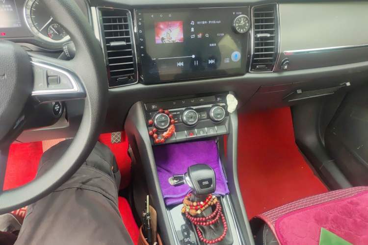 Used Skoda Kodiaq 2018 Facelifted TSI330 5-Seater Two-Wheel-Drive Comfort Edition Audio And AC Panel