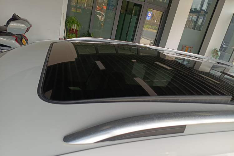 Used Volkswagen Tiguan L 2020 330TSI Automatic Two-Wheel Drive Smart Luxury Edition China VI Standard Roof