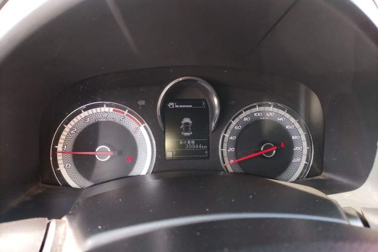 Used Isuzu JLM 2022 2.8T Classic Diesel Two-Wheel Drive Comfort Version with Long Wheelbase – JE493ZLQ6E
