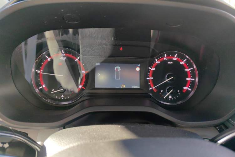 Used SAIC MAXUS Xintu V70 2023 2.0T Elite Edition Automatic Short Wheelbase Low Roof – 5/6 Seats