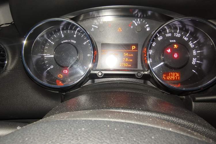 Used Peugeot 3008 2015 1.6THP Automatic Classic Edition Instrument Cluster