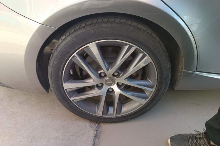 Used Lexus IS 2017 300 Leading Edition
