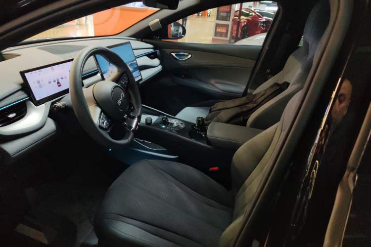 Used BYD Seal 06GT 2025 550 All-Wheel-Drive Heatwave Edition
