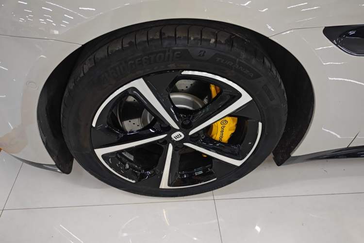 Used Xiaomi Auto SU7 2024 Four-Wheel Drive Ultra-Long Range Advanced Intelligent Driving Max Edition
