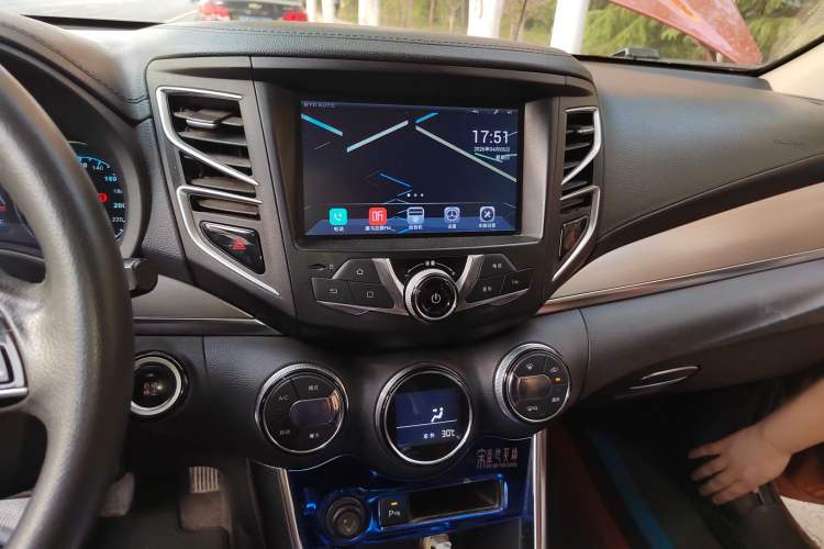 Used BYD Song 2016 1.5TI Manual Luxury Model Audio And AC Panel