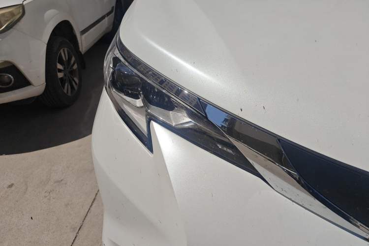 Used Toyota SIENNA 2023 2.5L Hybrid Comfort Edition Right Front Headlight