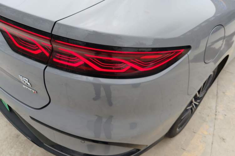 Used BYD Han 2025 DM-i Intelligent Driving Edition 125KM LiDAR Flagship Model
