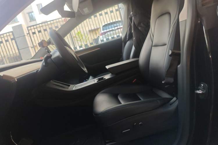 Used Tesla Model Y 2021 Standard Range Rear-Wheel Drive Version
