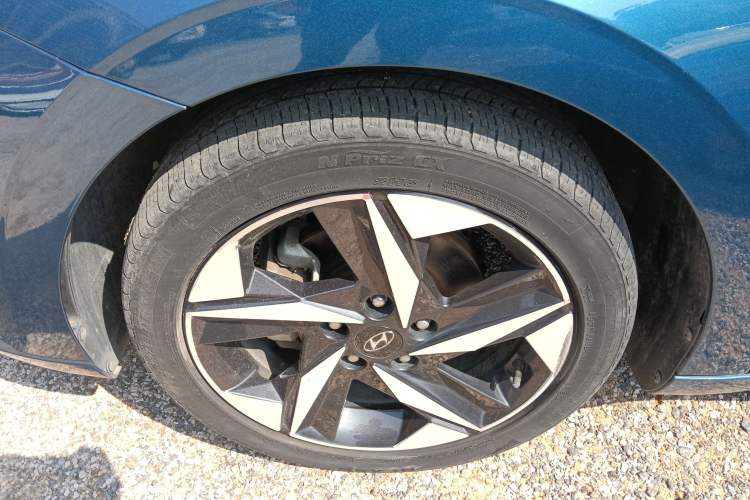 Used Hyundai Elantra 2021 1.5L CVT LUX Prestige Edition Left Front Wheel Hub