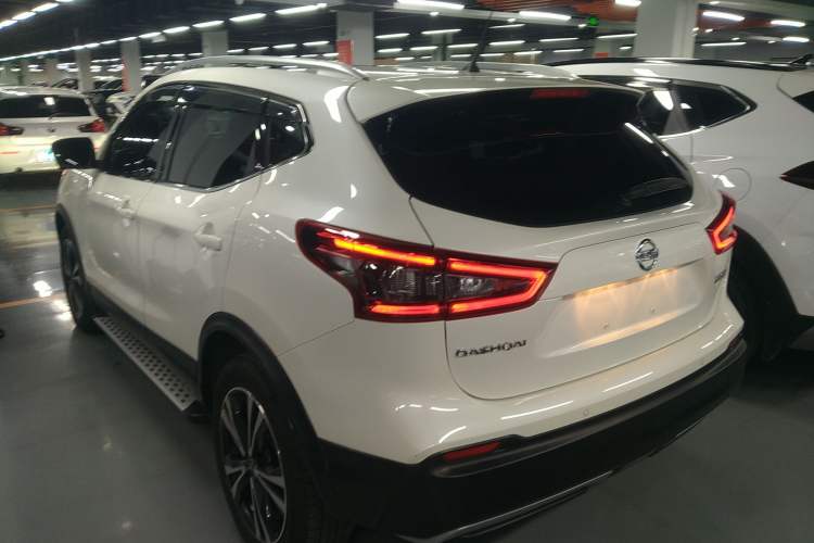 Used Nissan Qashqai 2022 2.0L CVT XV Premier Luxury Edition Exterior 3