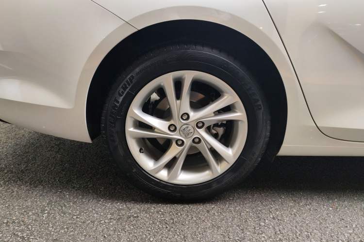 Used Buick Regal 2024 25T Deluxe Edition Exterior 5