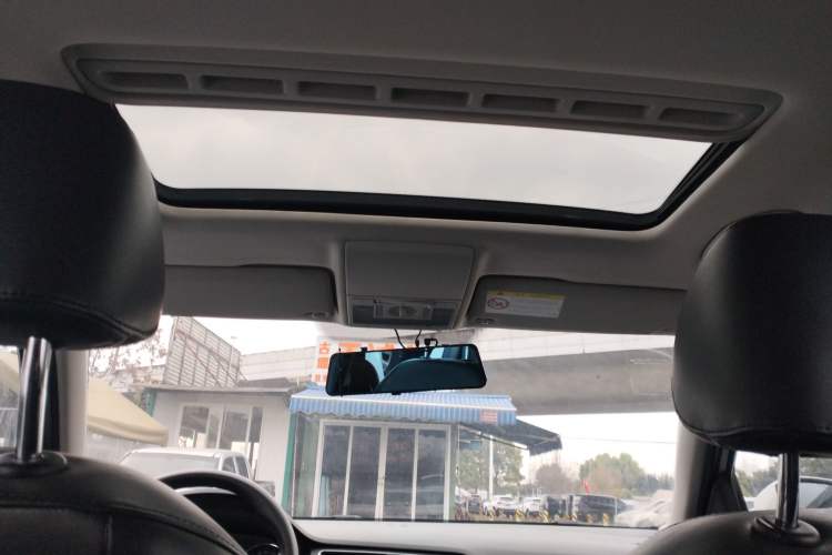 Used Volkswagen Gran Lavida 2013 1.6L Manual Comfort Model