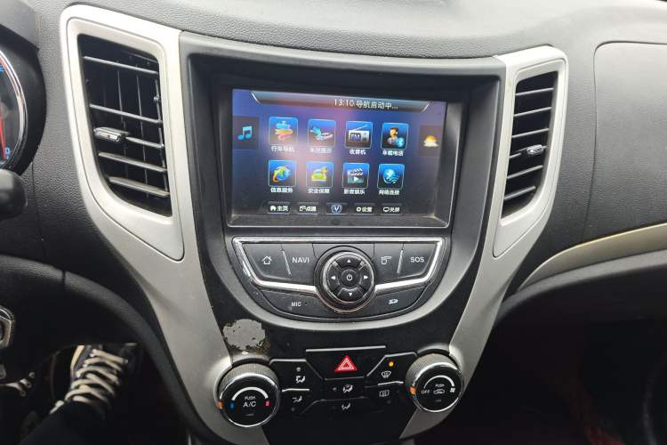 Used CHANGAN CS35 2014 1.6L Manual Luxury Navigation Model China IV Standard

