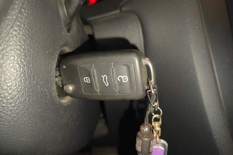 Used Volkswagen Sagitar 2014 Revised Version 1.6L Automatic Comfort Edition Vehicle Key