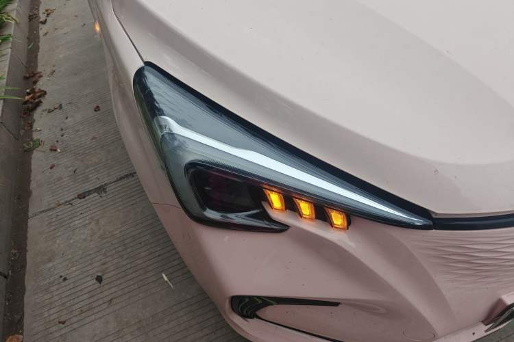 Used CHANGAN OSHAN Benni E-Star 2022 Qingxin Edition Colorful Model Lithium Iron Phosphate Right Front Headlight