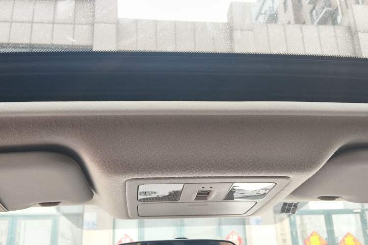 Used Nissan Tiida 2016 1.6L CVT Cool Dynamic Edition
