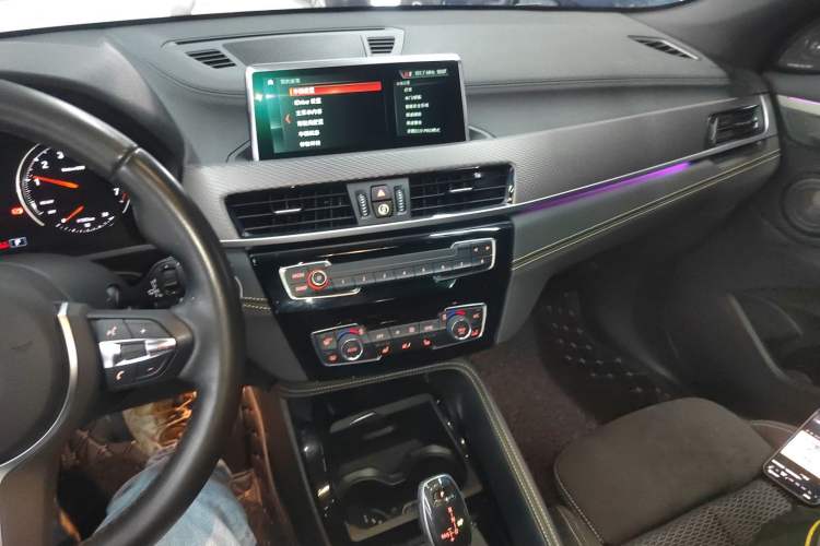 Used BMW X2 2019 sDrive25i Luxury Model with M Off-Road Package China VI Emission Standard
