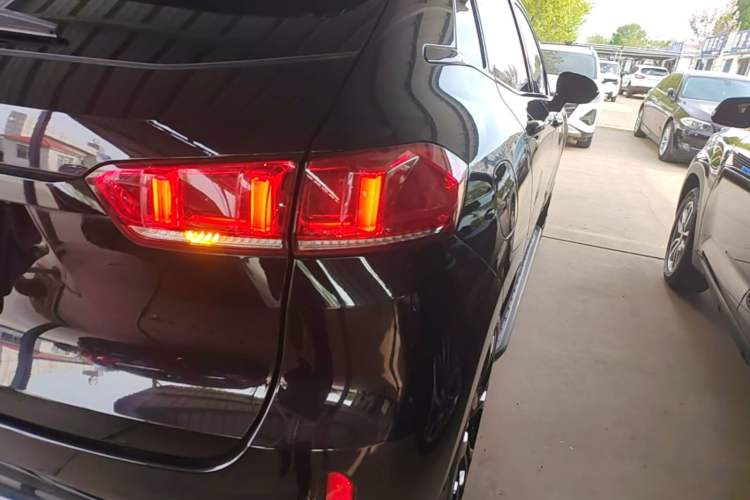 Used Wey VV7 2017 2.0T Flagship Model
