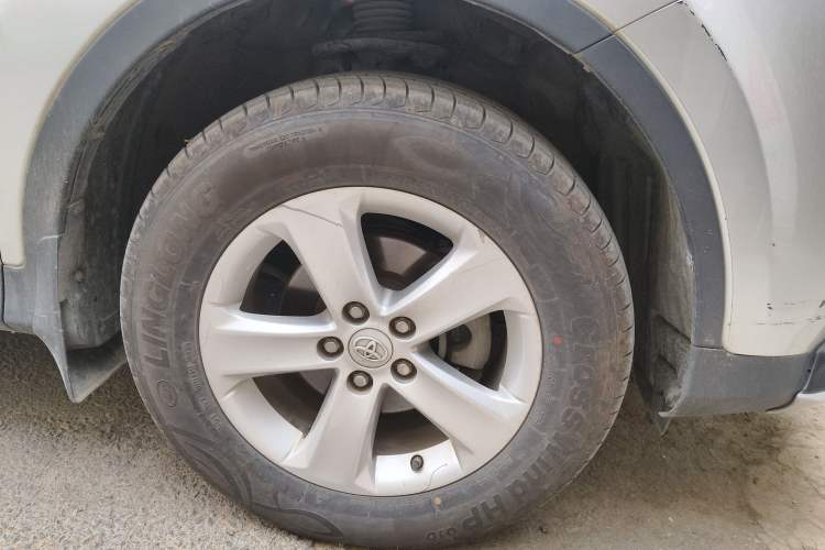 Used Toyota RAV4 2013 2.0L CVT Four-Wheel Drive New Edition Right Front Wheel Hub