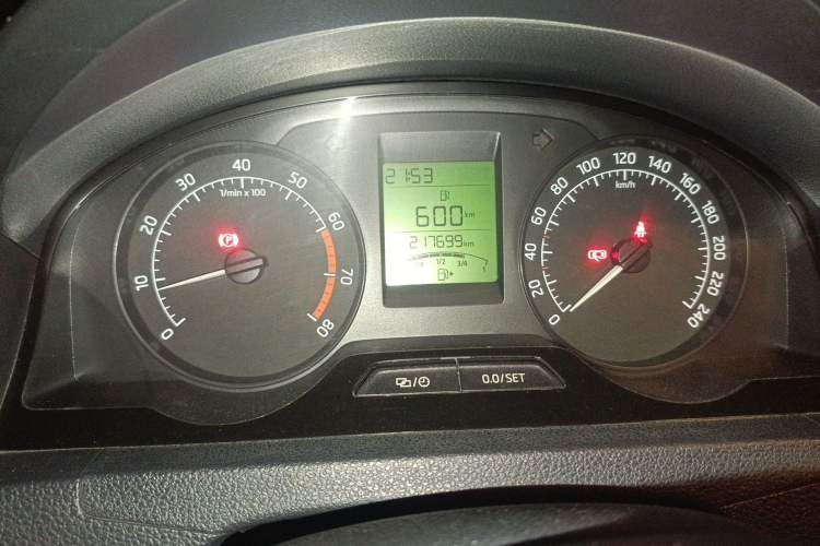 Used Skoda Rapid 2015 1.6L Manual Smart Selection Model
