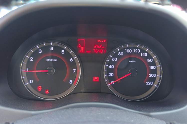 Used Hyundai Verna Ray 2016 1.4L Manual Leading GLX Model Odometer Close Up