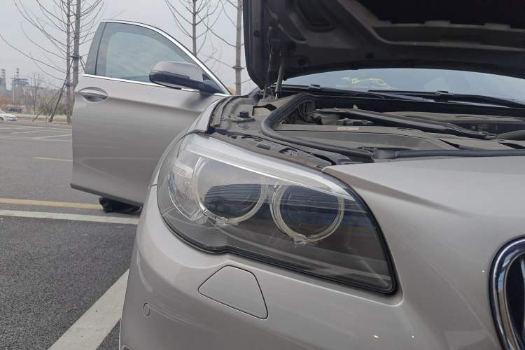 Used BMW 5 Series 2017 525Li Luxury Design Package Right Front Headlight