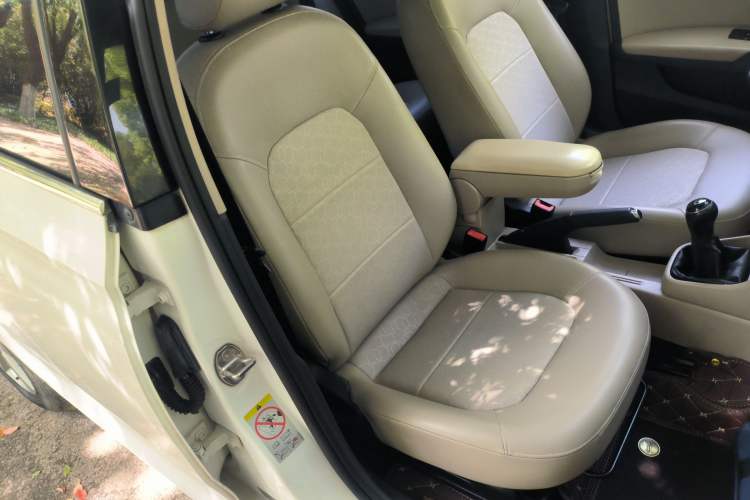 Used Volkswagen Santana 2015 1.6L Manual Comfort Edition Right Front Seat