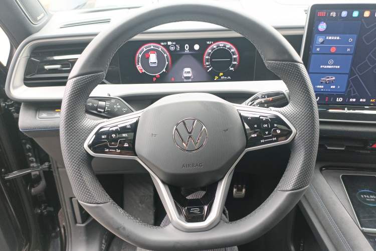 Used Volkswagen Teramont 2025 Tiguan Pro 450TSI Four-Wheel Drive Summit Edition
