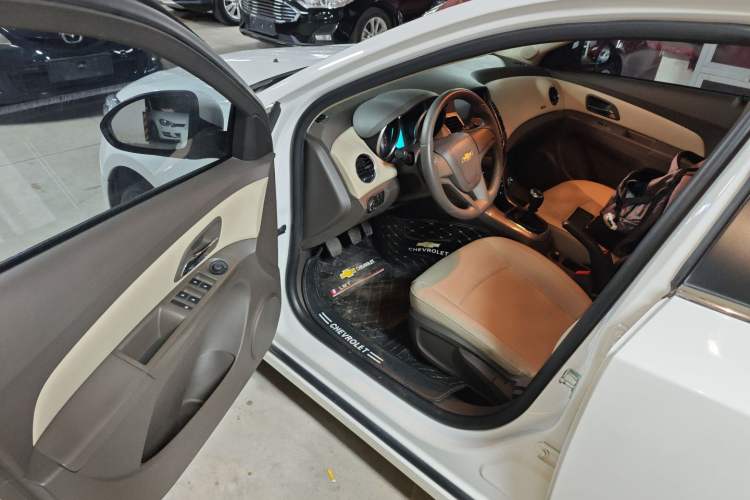 Used Chevrolet Cruze 2015 1.5L Classic SE MT
